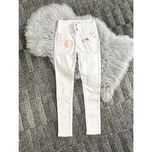 PASTEL White Women's Size Large Skinny jeans 29" Insteam